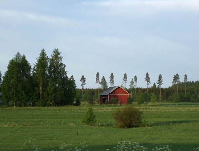Doğanın göbeğinde bulunan kasaba nufus azlığı nedeniyle terkedilmiş gibi görünse de yemyeşil doğası gölü ve tepeleri ile huzur arayanların kalbini fethedebilecek güzellikte... -