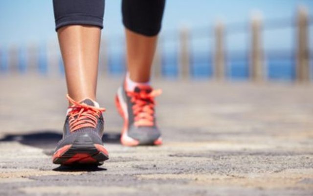 Günlük hayatımızda devamlı bir yerlere yürüyoruz ve spor yapmak için olmasa da spor aktivitelerinin en eskisini farkında olmadan sürekli gerçekleştiriyoruz.