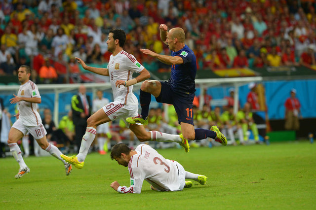 - Ülkenin önde gelen spor ve siyasi gazeteleri manşetlerini milli takıma ayırdı.