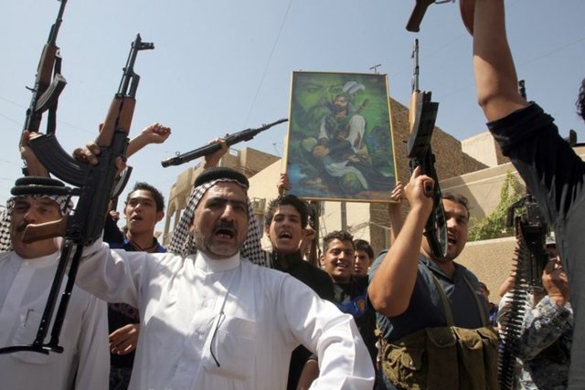 Samarra'da Şiiler için kutsal sayılan Askeriye Türbesi'ni ziyaret ederek dua eden Maliki, birliklerini terk eden Irak askerlerini de uyardı. Maliki bu askerlerin cepheye dönmemeleri halinde idam cezasına çarptırılacağını söyledi.