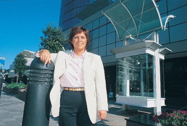 49- Zeynep Akdilli Oral - Akmerkez Gayrimenkul Yatırım Ortaklığı Genel Müdürü - Ciro (Milyon TL): 8 - İstihdam: 95