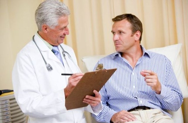 DOKTOR KONTROLÜNÜ SIKLAŞTIRIN - Doktora gitmeyi pek sevmiyor hatta zorunlu olmadıkça gitmiyor olabilirsiniz. Ama yaz sıcaklarında doktorunuza sık sık gitmenizde fayda var.
