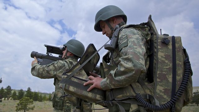 TÜRK ORDUSUNUN YERLİ GÜCÜ ATILGAN VE ZIPKINKonya Hava Savunma Okulu ve Eğitim Merkezi Komutanlığı'ndaki milli üretim kaideye monteli stinger füze sistemi Atılgan ve Zıpkın görüntülendi.