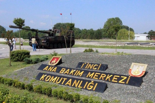 "T-155 Fırtına Obüsü dünya orduları içerisinde kendi sınıfında çok az silah sisteminde bulunan özelliklere sahiptir. Yaklaşık 8 metre uzunluğunda 52 kalibre namlusu ile 40 Km üzeri atış menzili silah üstü atış idare bilgisayarı...