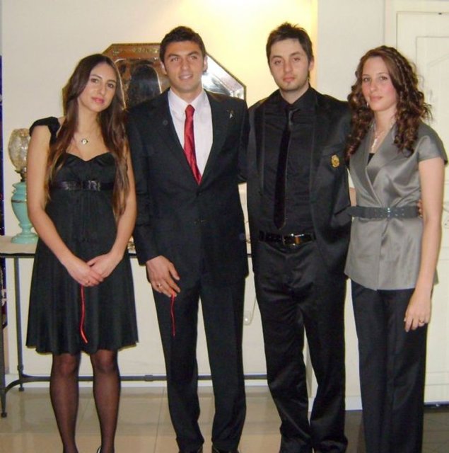 Burak eşofman giyseydin abi, damat kim? :( @yilmazburak17