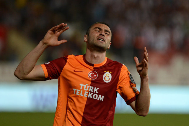 @MehmetGs_ - @tugba_metin_74 Tuğba bende damat adayıyım. Aynısını alıcam, eğer biri bişey söylerse 'Ulan koskoca Burak Yılmaz giyiyor aynısını' derim :d