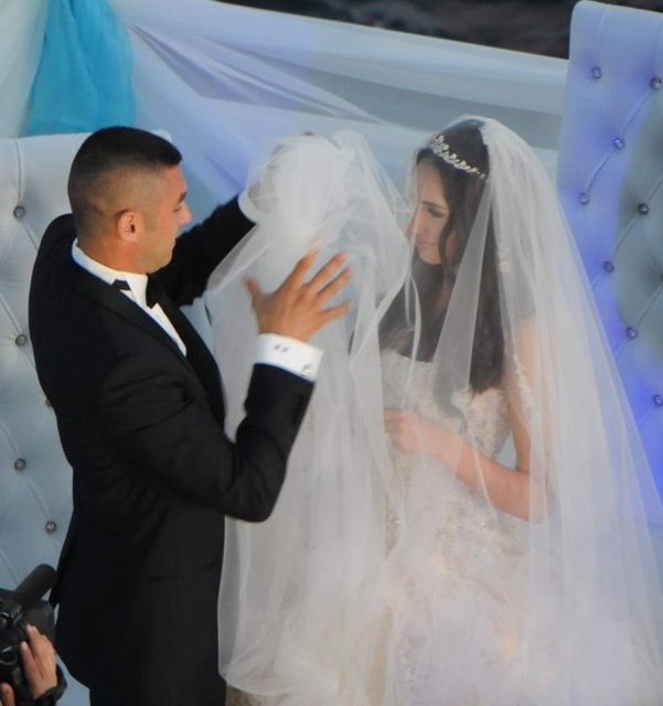 Başarılı futbolcu, nikah kıyılırken hayatının en anlamlı golünü attığını söyledi.