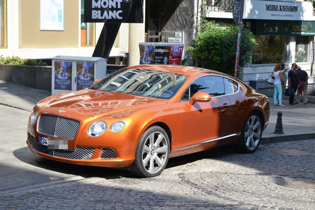 İşte Cem Yılmaz'ın servet değerindeki otomobilleri...