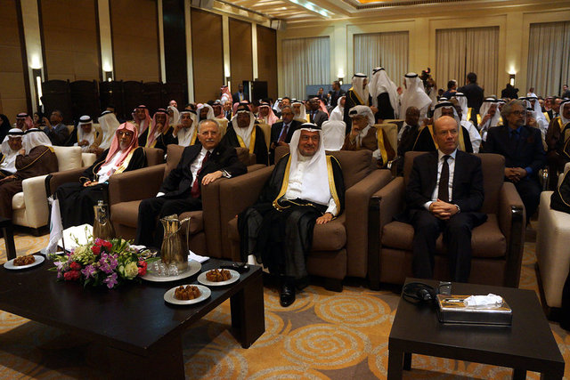 2008'de Uluslararası Bilim Tarihi Akademisi tarafından Koyre Madalyasına layık bulundu.