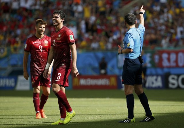 Pepe, Portekiz Milli Takımı forması ile daha önce 58 maça çıkmış ve hiç kırmızı kart görmemişti.