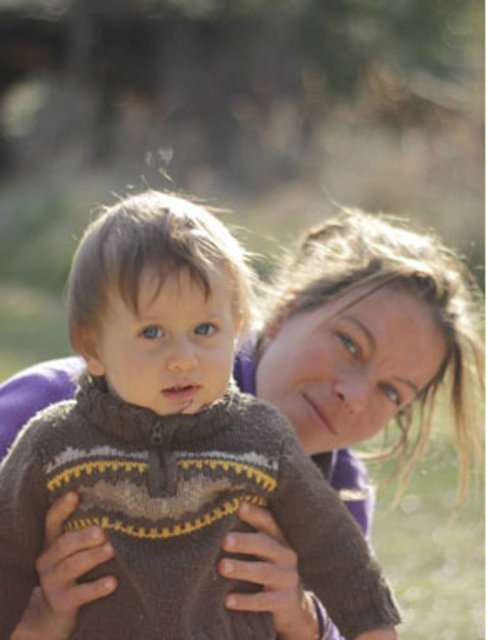 Vahşi yaşamdan, kışları kurt gelme tehlikesini ise Tuğba şu sözlerle anlatıyor: "Hayvanlar öyle sandığınız gibi insana gelmiyorlar. Şehre indiğimizde, 'Aman  o hırsız mı' diye daha tedirgin yürüyorsun.