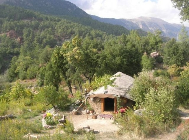 İçgüdüsel yapılmış bir yapı ama 6 yıldır ne fırtınalar, ne seller geçirdi, hiçbir şey yok."