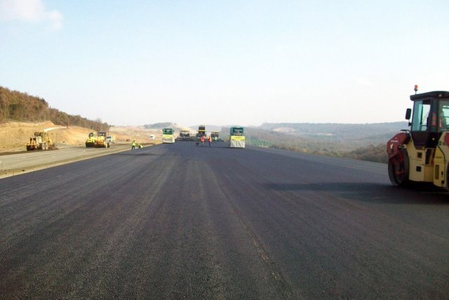 3. Boğaz Köprüsü ve Kuzey Marmara Otoyolu Projesi'ni yürüten inşaat firması ICA tarafındoan yapılan açıklamada, 3. Boğaz Köprüsü ve Kuzey Marmara Otoyolu Projesi'nde çalışmaların devam ettiği belirtildi.