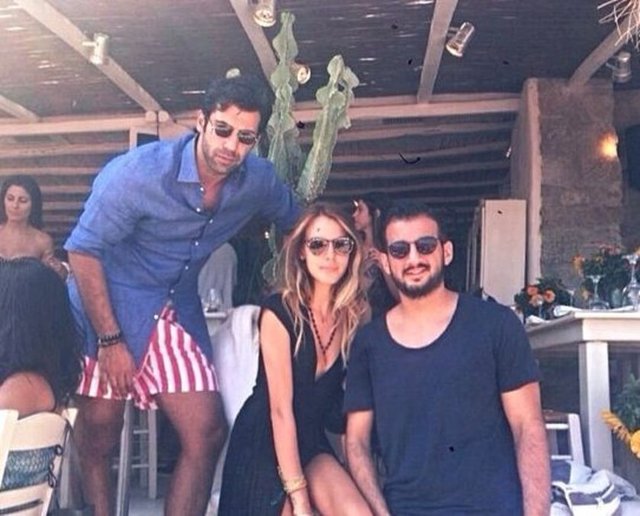 21 yaşındaki Aslışah'la 26 yaşındaki sevgilisi geçtiğimiz günlerde Mykanos'ta birlikte tatil yaptı.