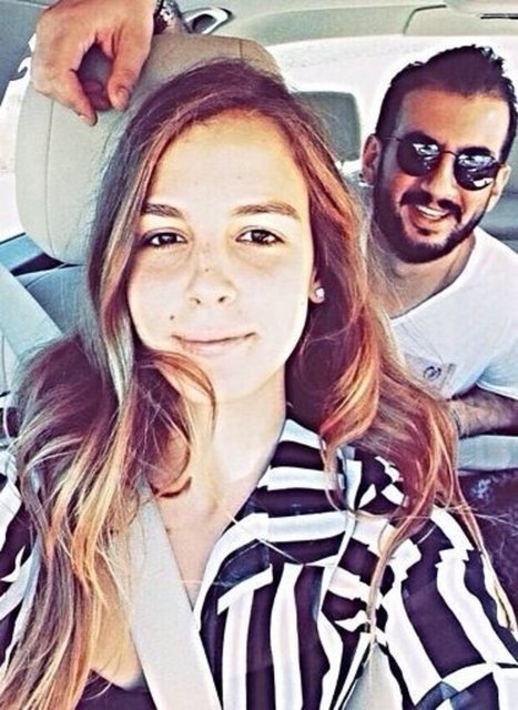 ABLASI Neslişah Alkoçlar iki hafta sonra Engin Altan Düzyatan'la nikah masasına oturmaya hazırlanırken Aslışah Alkoçlar da genç işadamı Geylani Kadayıfçıoğlu'yla yeni bir aşka yelken açtı.