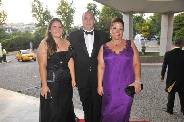 LEVENT KIZIL, SEMA SİPAHİOĞLU, SERRA KIZIL