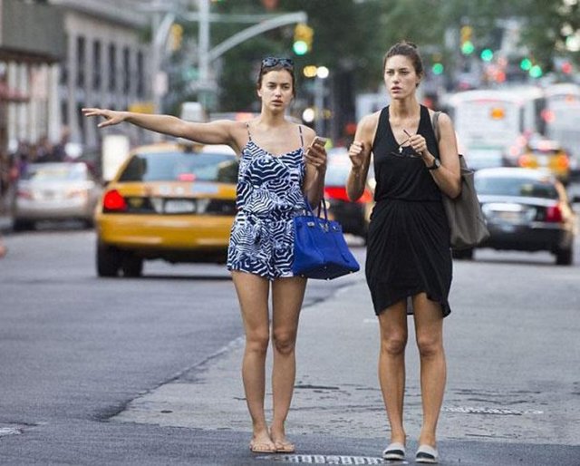 Rus model İrina Shayk, Portekizli futbolcu Cristiano Ronaldo ile yaşadığı aşkla da konuşuluyor.