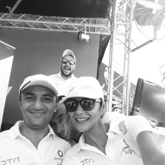 Özge Ulusoy - Vodafone famous cup baslasin!!!Canim