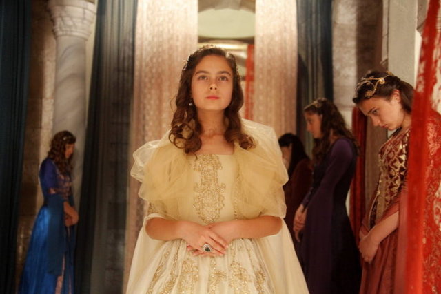 Muhteşem Yüzyıl dizisinin finalinde fragmanı yayınlanan Kösem Sultan dizisinde diziye adını veren Kösem Sultan'ı kimin oynayacağı hâlâ belirsizliğini koruyor. -