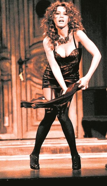 Bahadır, oyunundaki cesur dans şovuyla çok konuşulacak.