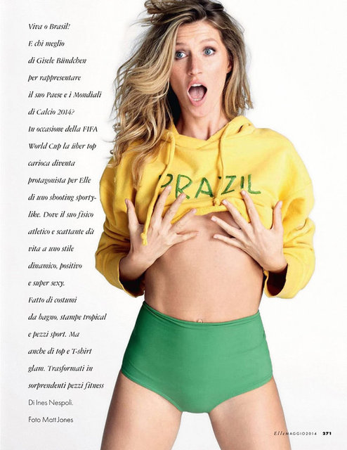 Dünya Kupası maçları sürpriz sonuçlarla devam ederken, fanatik güzellerden takımlara destek yağıyor.