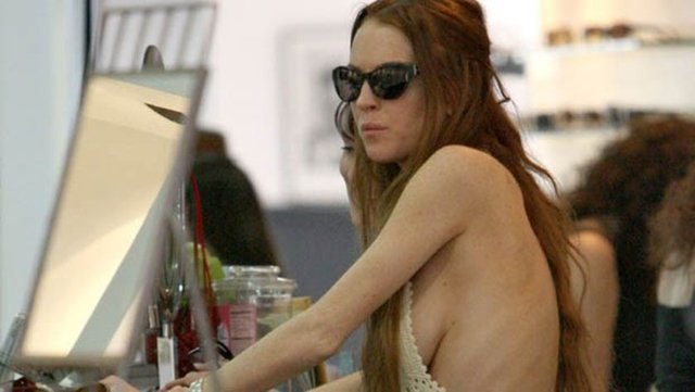 Ünlü oyuncu Lindsay Lohan bu kez İngiltere'nin başkenti Londra'da olay yarattı.