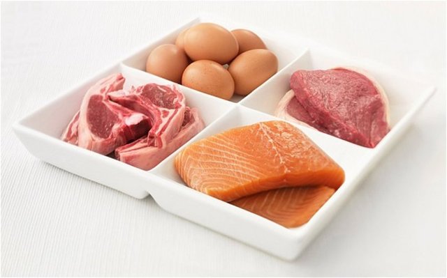 Günün en önemli ana öğünü olan iftar saatinin protein alımı yüksek oldukça, gün içindeki tokluk az olacak ayrıca iftar sonrası tatlı tüketim miktarı ve sıklığı azalmış olacaktır. -