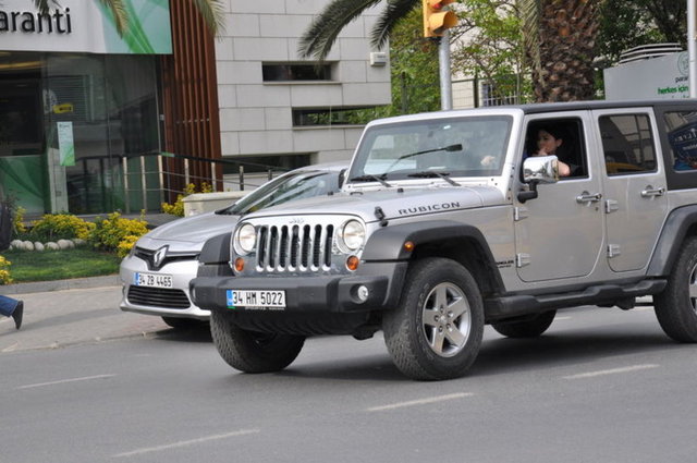 Ayrıca hakkında İstanbul Sulh Ceza Mahkemesi'nde dava açıldı.