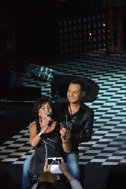 Hastalığa yenilmedi Harbiye'de esti. Video için tıklayın