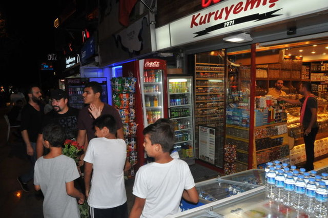 "Bu aralar işler biraz tatsız. İşlerim ve sağlığım düzelsin, söz daha çok vereceğim." Ortaç, miniklerden kendisi için dua etmelerini de istedi.