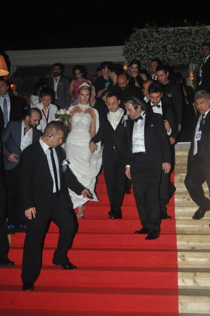 MS NEDiR? - MULTIPL Skleroz (MS); beyinde ve omurilikte, mesajları taşıyan sinir telleri etrafındaki koruyucu kılıfın hastalığıdır.