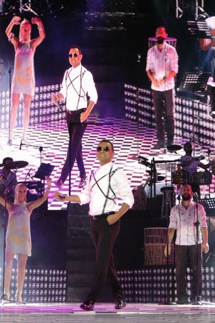 Ortaç, "Şimdilik tedavime ilaçla devam ediyorum, bana çok iyi geliyor. Vücudum zarar görüyor ama bu hastalığa iyi geldiği için kullanmak zorundayım" dedi.