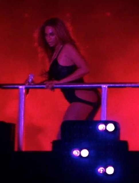 İşte Beyonce ve Jay Z'in On The Run turnesinin ilk gecesinden objektiflere takılanlar.