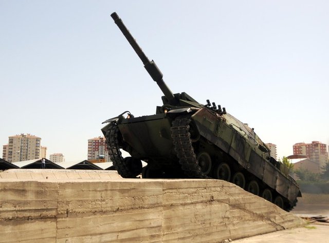 Türk Silahlı Kuvvetleri envanterinde bulunan paletli araçların yenileştirilmesini, modernizasyonunu başarıyla yapan 2'nci Ana Bakım Merkezi...