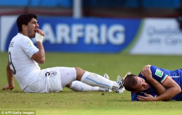 Gündeme bomba gibi düşen bu olayın ardından sosyal medyada caps'ler  bir bir paylaşılmaya başladı. İşte Suarez caps'leri...