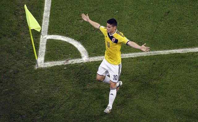 - 22 yaşındaki Rodriguez, yeteneğini çok küçük yaşlarda kanıtlamaya başladı. Futbola 1995 yılında 4 yaşında iken başlayan genç yetenek, ilk maçına Kolombiya'nın Envigado takımında 14 yaşında çıktı.