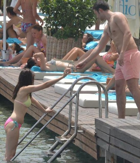 Çift, önceki gün Maki Beach'teydi.