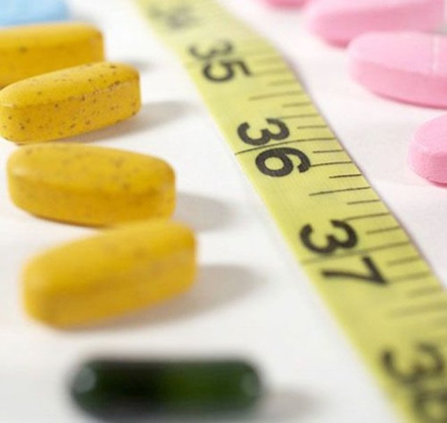 "Almanya'dan bavulla getiriyoruz. Bakanlık onaylı olsa 160 liralık ilacı 500 liraya satmak zorunda kalacağız."