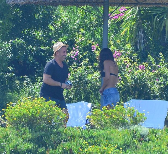 Sana bana 'manitasını buldu', 'hurisiyle tatilde', 'kaçamak yaptı' yazar...Bit lan artık ahlaksız herif" dedi.