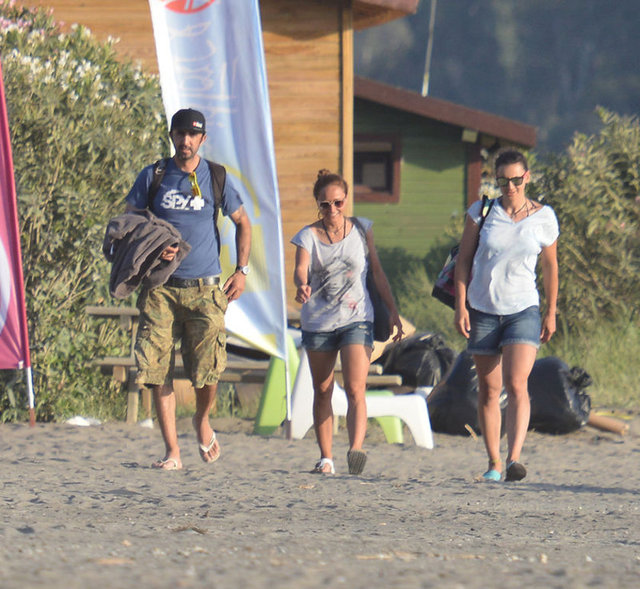 İkili basın kuruluşlarına konuyla ilgili yazılı bir açıklama göndererek, resmi olarak boşandıklarını ilan etmişlerdi.