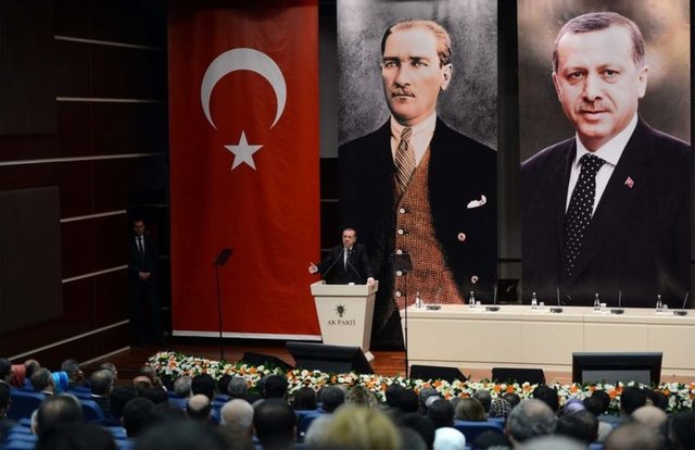 Burada yapılacak toplantıda Erdoğan, kurmaylarına ve teşkilata seçimlere yönelik ilk talimatlarını verecek, seçim sürecinde izlenecek yol haritasını aktaracak.