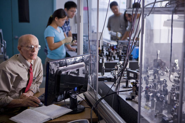 Şu anki evimizde olan bilgisayar sistemlerinin hayal bile edemeyeceğimiz kadar hızlanmasını sağlayacak.