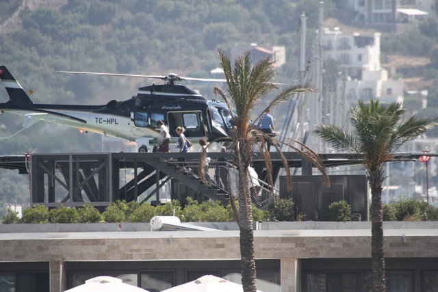 BAŞKAN AZİZ YILDIRIM BODRUM'DAN İSTANBUL'A ÖZEL HELİKOPTERLE DÖNDÜ