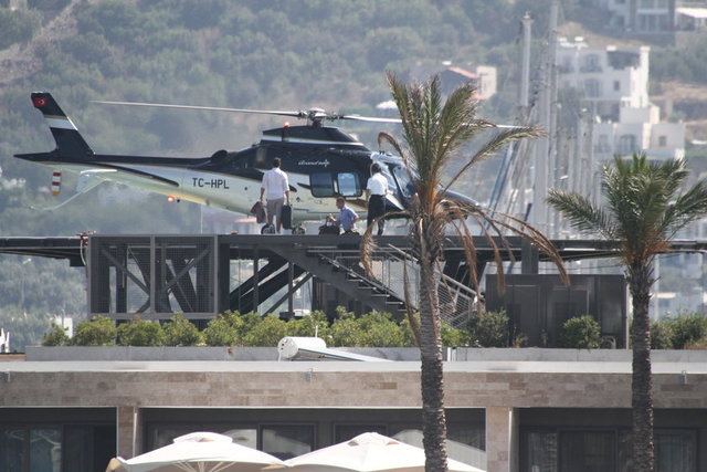 BAŞKAN AZİZ YILDIRIM BODRUM'DAN İSTANBUL'A ÖZEL HELİKOPTERLE DÖNDÜ