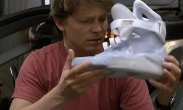 Ne oldu? -   - Tasarımı benzese de gerçekte böyle bir ayakkabı henüz icat edilmedi.