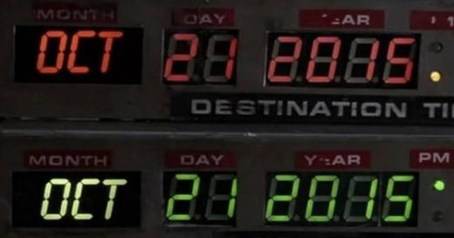Dünyanın tartışmasız en iyi bilim kurgu film serisi olan Geleceğe Dönüş'te kahramanlarımız Marty McFly ve Dr. Emmett Brown zaman makinesiyle 1984 yılından 31 yıl sonrasına, yani 2015 yılına gitmişlerdi. Peki 30 yıl önce 2015`te ne bekliyorduk, ne bulduk?