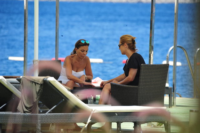 REVNA DEMİRÖREN - FERYAL GÜLMAN