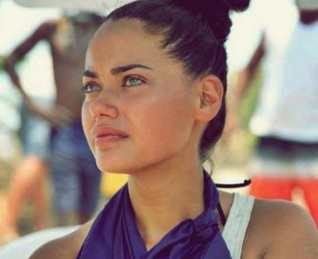 Katıldığı Survivor yarışmasıyla adını duyuran Fatmagül Fakı da bir başka ünlü modele, Adriana Lima'ya benzetiliyor.