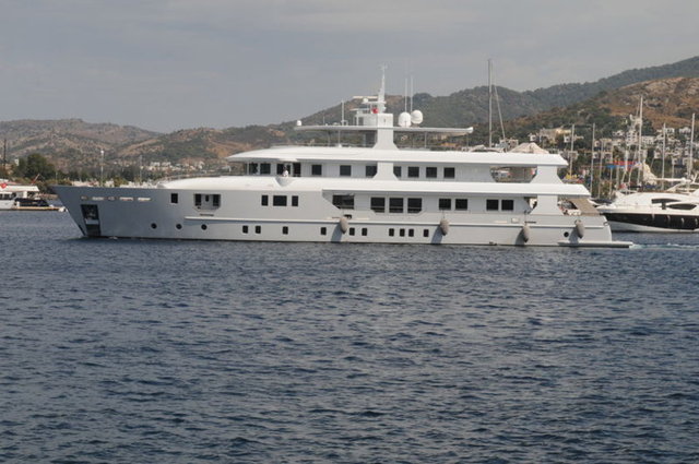 Gökbakar, börekler için 150 TL hesap ödedi.