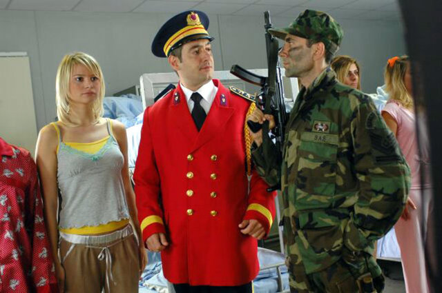 Ünlü Yapımcı, 'Hababam Sınıfı'nın yeni versiyonlarının film ve dizi haklarının kendisinde olduğunu belirterek borçlarını nasıl ödeyeceğini şöyle özetledi: